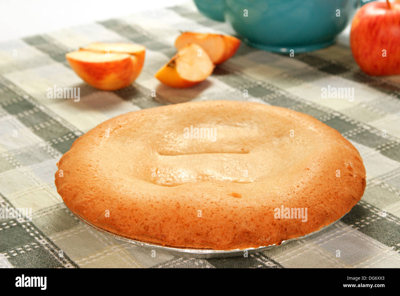 Tarte aux pommes sur une table Banque D'Images