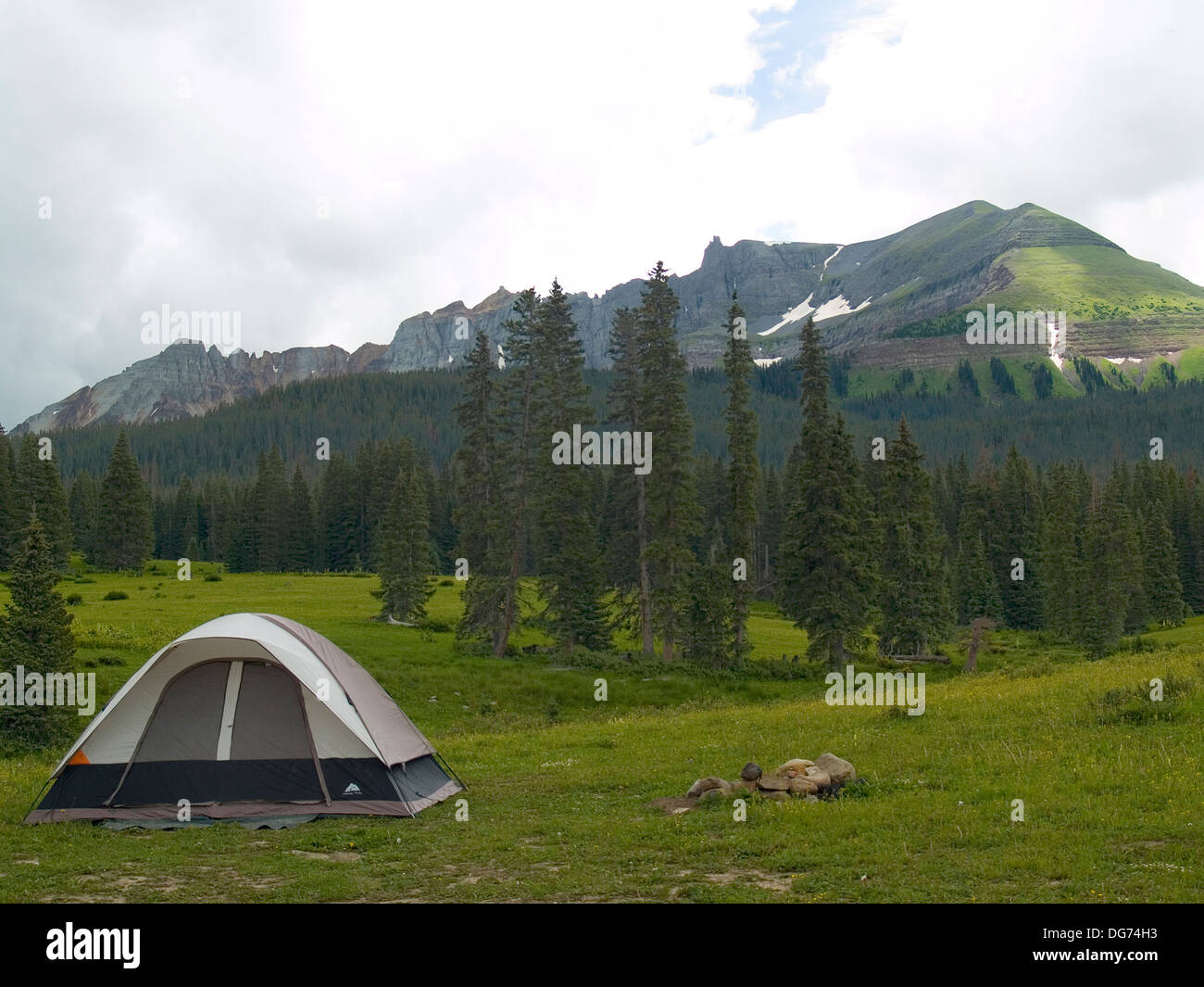 Un camp de tentes à la base du mont Sheep,San Juan Skyway,Colorado Banque D'Images