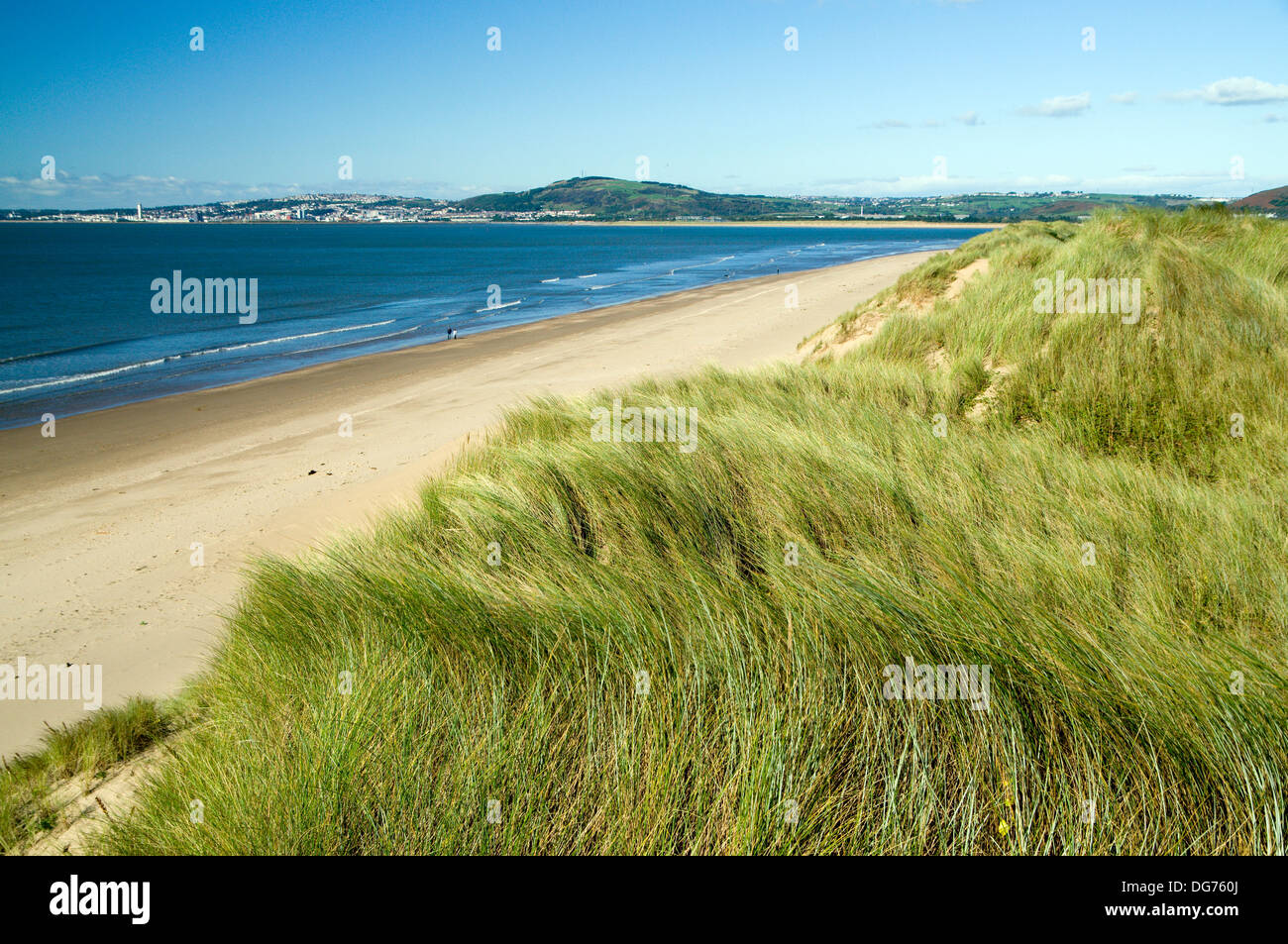 Aberavon Beach, Port Talbot, avec vue sur la Baie de Swansea, Pays de Galles du Sud. Banque D'Images