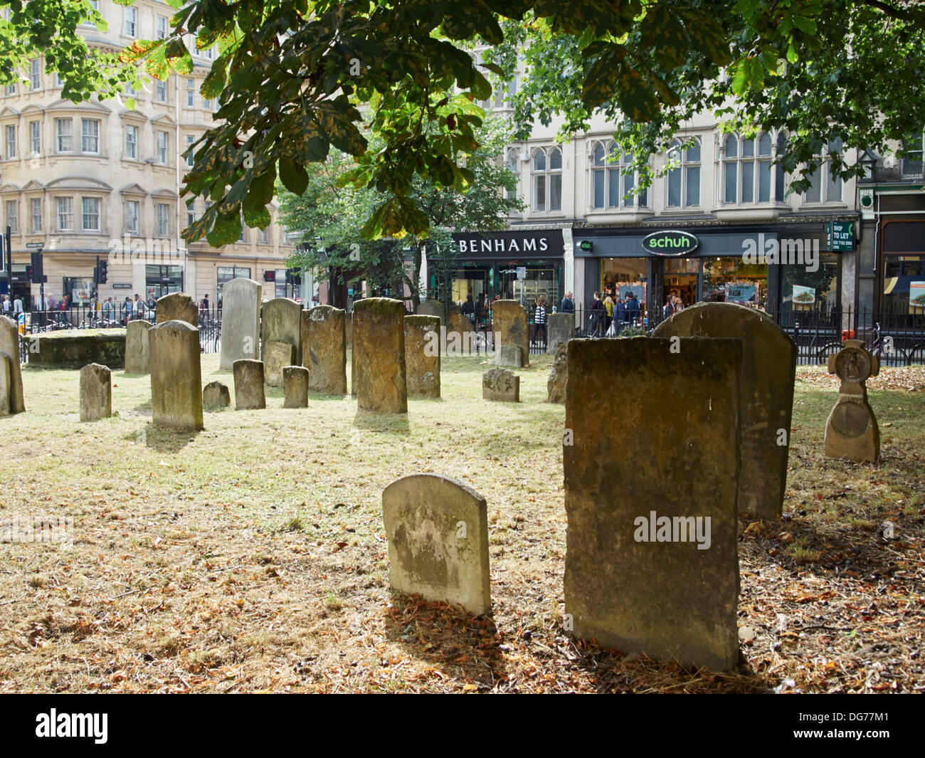 Cimetière et le shopping, Oxford, Angleterre Banque D'Images