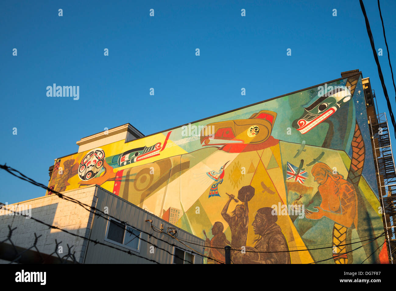 Les Premières Nations murale, Hastings Street, DOWNTOWN EASTSIDE, Vancouver, British Columbia, Canada Banque D'Images