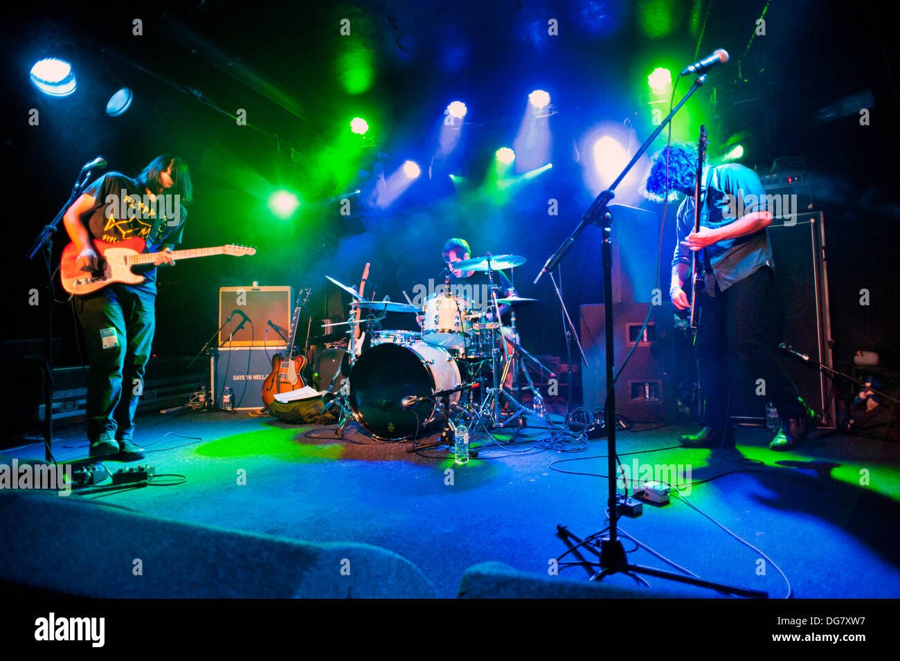 Manchester, UK. 15 Oct, 2013. Groupe de rock indépendant américain Sebadoh jouer une des deux dates au Royaume-Uni à la Manchester Academy, 15 octobre 2013. © John Bentley/Alamy Live News Banque D'Images Manchester, UK. 15 Oct, 2013. Groupe de rock indépendant américain Sebadoh jouer une des deux dates au Royaume-Uni à la Manchester Academy, 15 octobre 2013. © John Bentley/Alamy Live News Banque D'Images