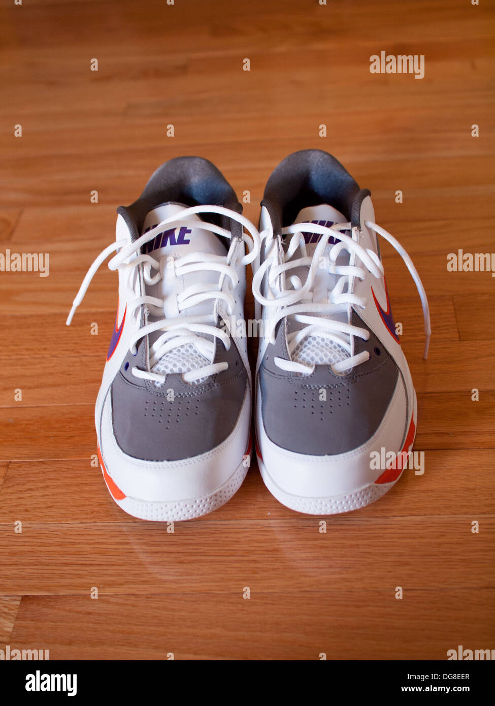 Une paire de chaussures Nike Zoom Go Low Steve Nash pour homme Chaussures  Photo Stock - Alamy