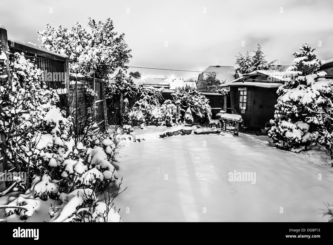 Neige sur cabine anglaise au Royaume-Uni. Banque D'Images