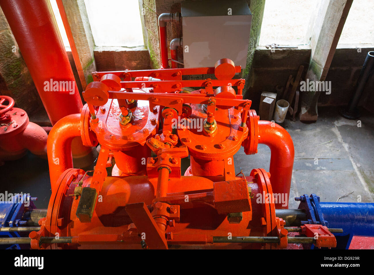 Une pompe à eau Cragside, Rothbury, Northumberland, la demeure de Lord Armstrong, un ingénieur et inventeur, victorien Banque D'Images