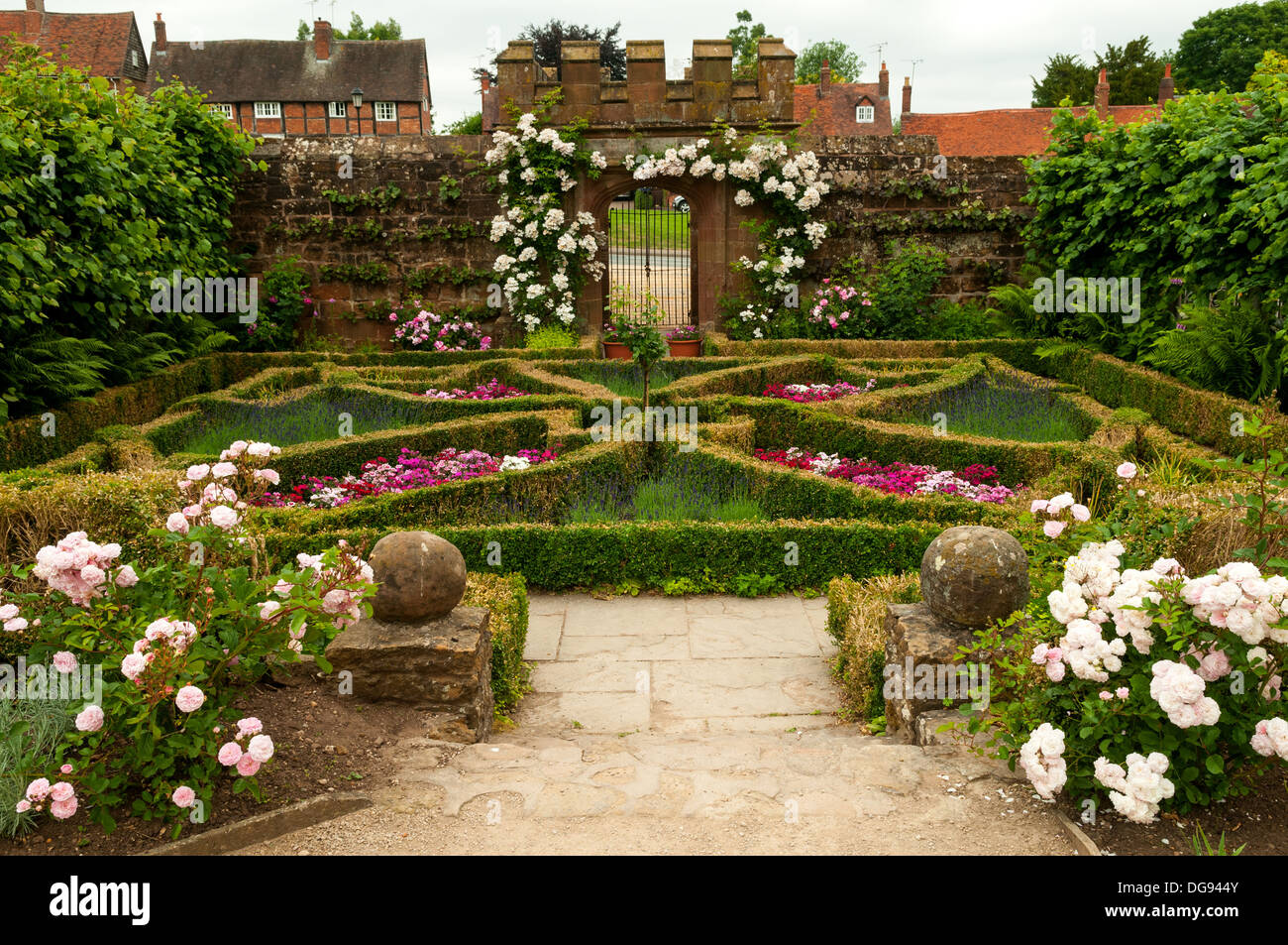 Elizabethan Gardens, le château de Kenilworth, Kenilworth, Warwickshire, Angleterre Banque D'Images