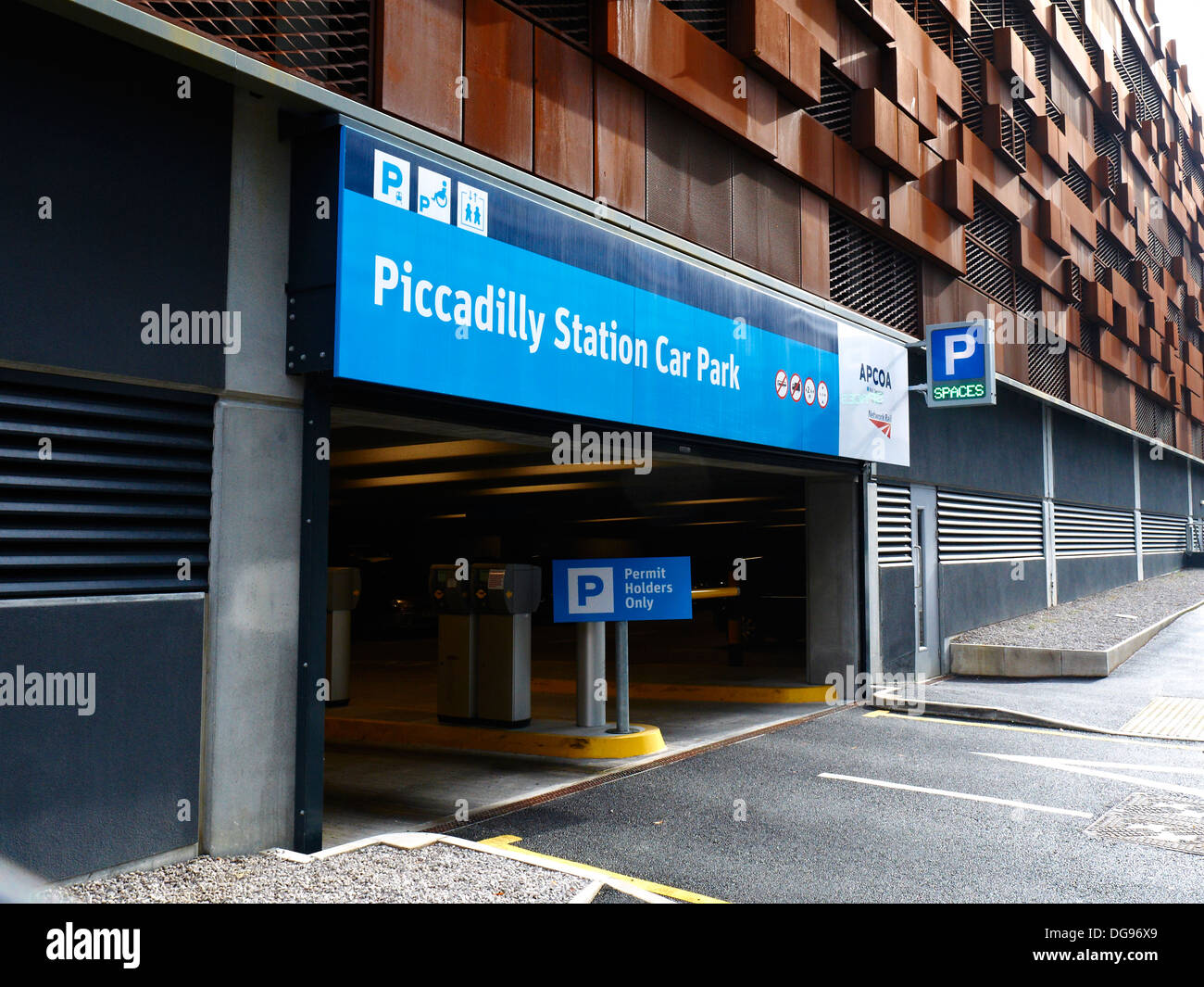 Parking At Manchester Piccadilly Railway Station