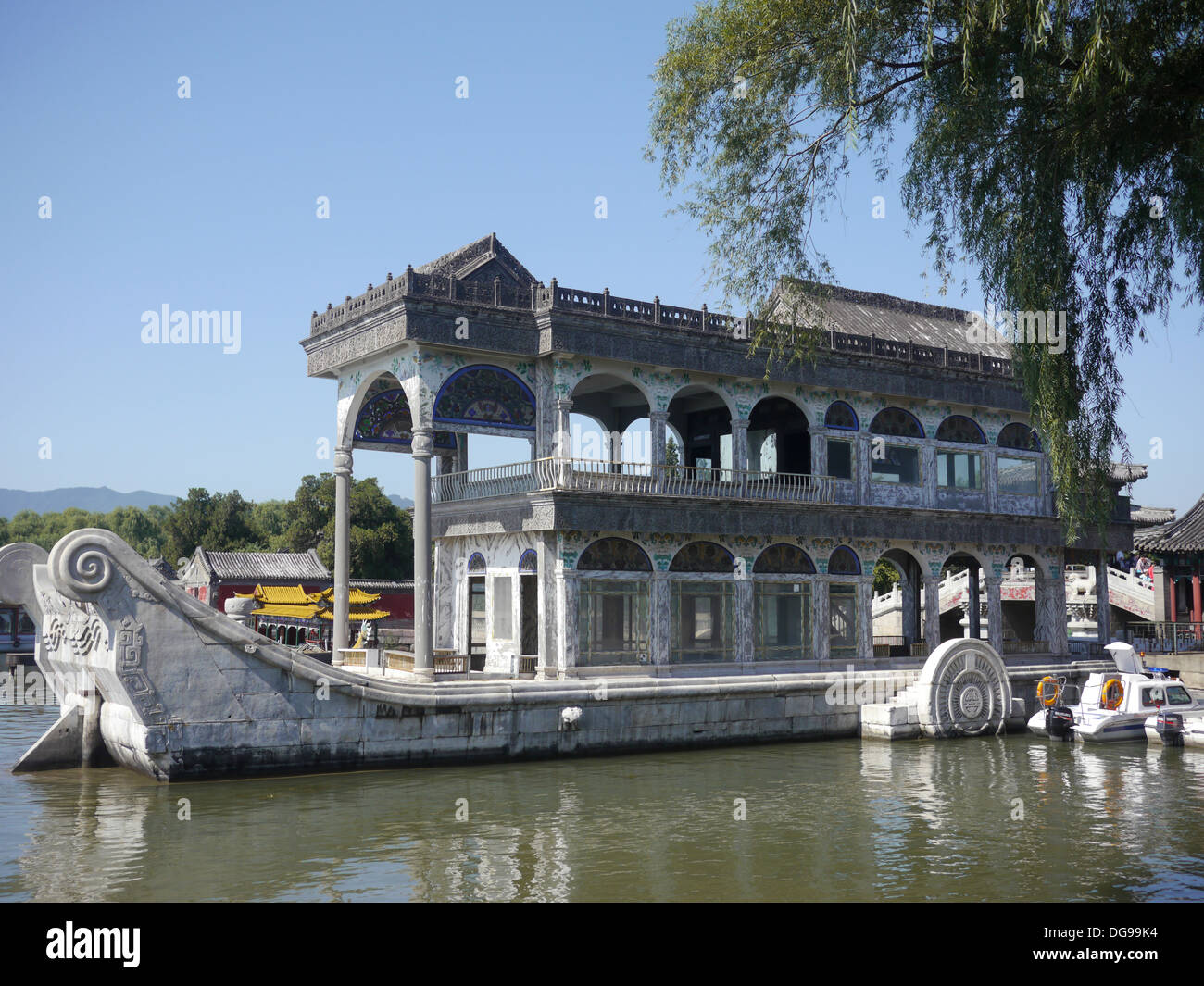 La Chine, Pékin, le Palais d'été construit par l'impératrice Cixi Le Bateau de Marbre Banque D'Images
