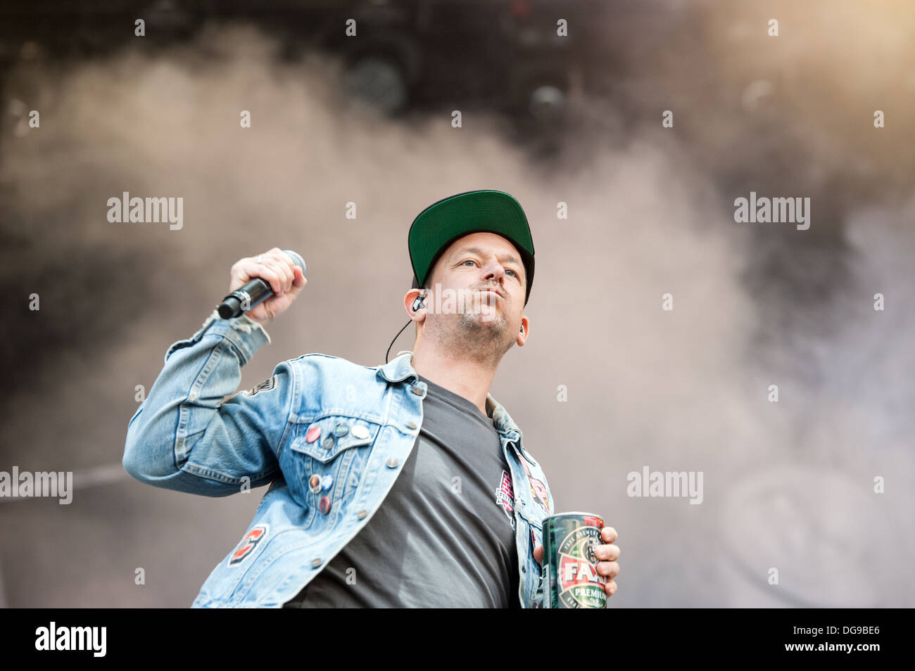 Boris Lauterbach de hip pop allemand Fettes Brot effectue à la Zurich Openair 2013. Banque D'Images