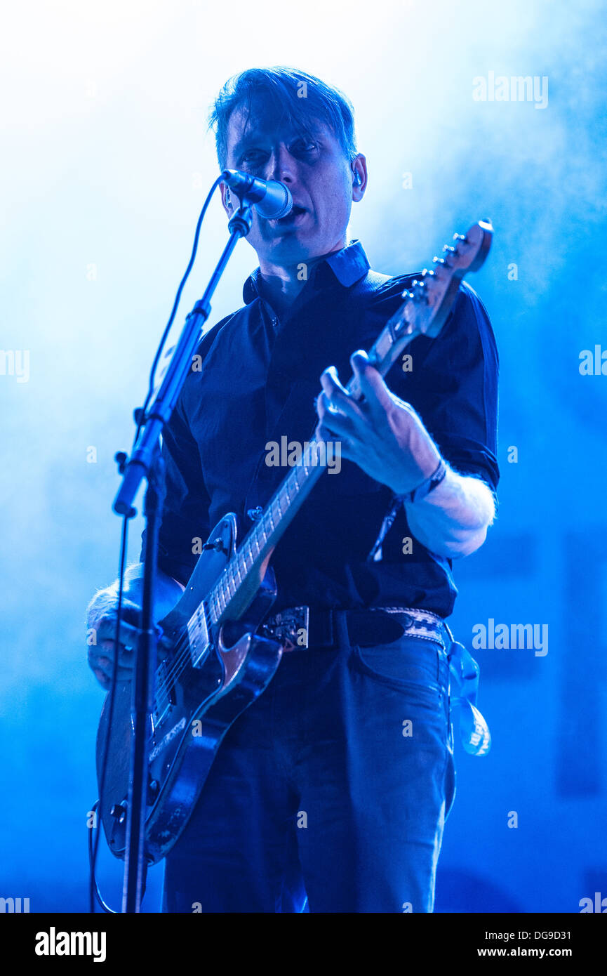 Alex Kapranos du groupe de rock indépendant écossais Franz Ferdinand lors du Festival Openair Zurich 2013. Banque D'Images