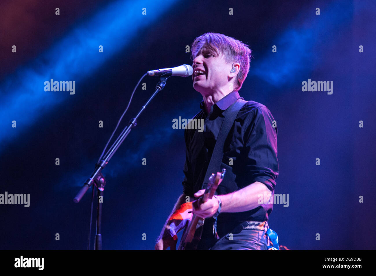 Alex Kapranos du groupe de rock indépendant écossais Franz Ferdinand lors du Festival Openair Zurich 2013. Banque D'Images