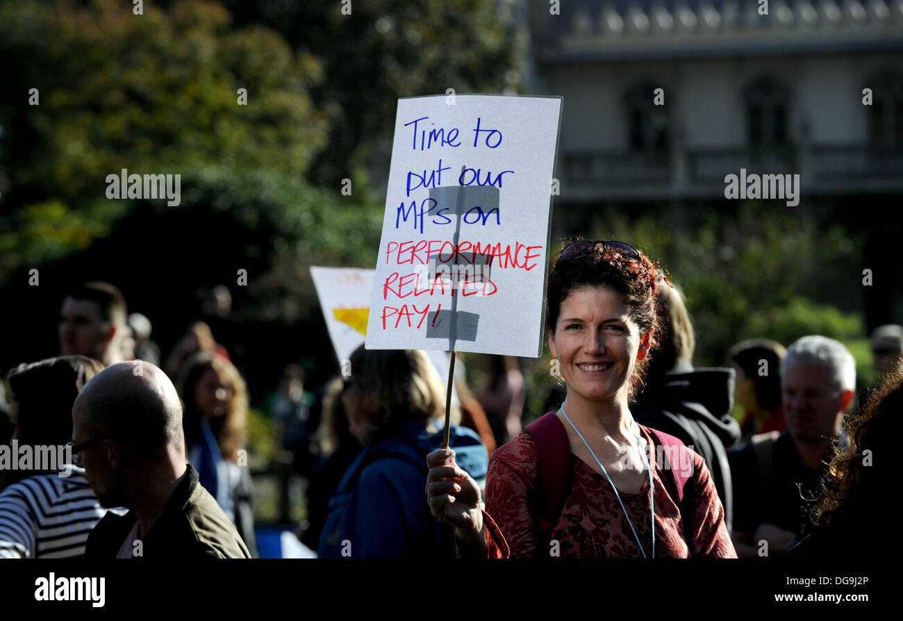 Les enseignants en grève marche dans Brighton aujourd'hui dans le cadre de leurs plans nationaux d'action d'un jour contre les coupures à leur solde et pensions Banque D'Images