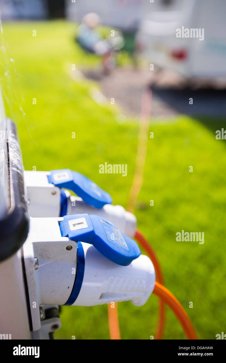 Un branchements pour une caravane sur un caravan park. Banque D'Images