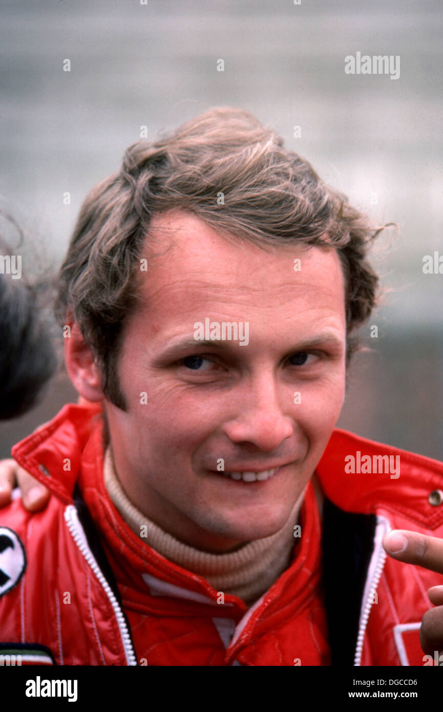 Niki Lauda, pilote automobile autrichien qui a remporté le Championnat du Monde de Formule 1 3 fois en 1975, 1977 et 1984. Photographié en 1976. Banque D'Images