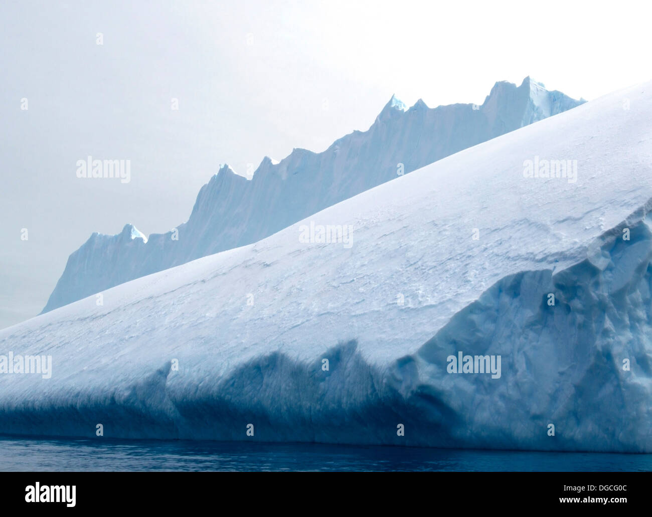 Iceberg, banquise, dans l'océan du sud, 180 miles au nord de l'Antarctique, l'Antarctique Banque D'Images