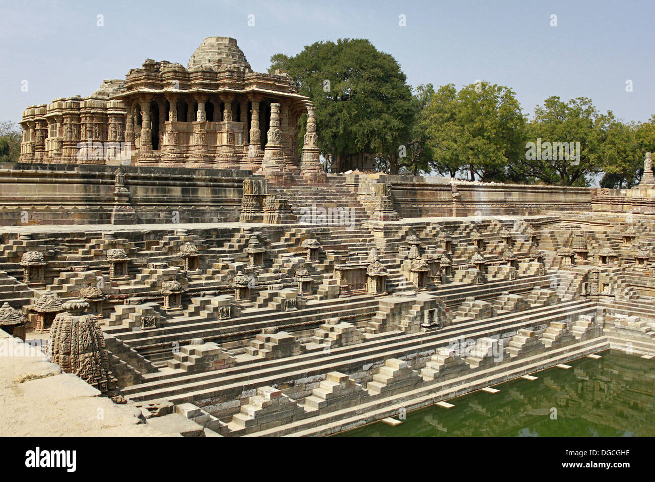 Le Temple du Soleil, Modhera, Gujarat, Inde. Temple dédié à l'Hindou Sun-God, Surya. Banque D'Images