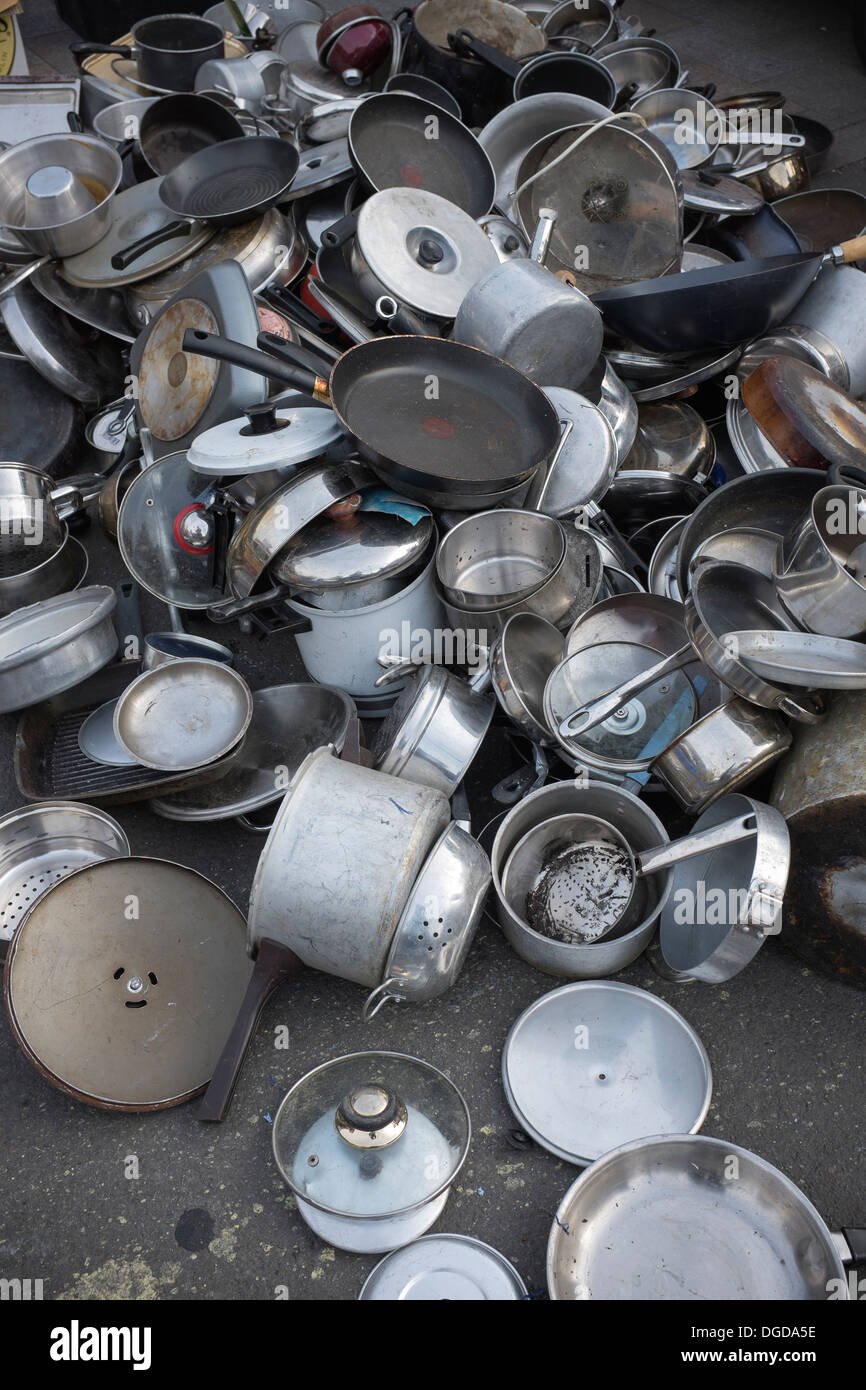 Recyclez vos vieilles casseroles Banque de photographies et d’images à haute résolution Alamy