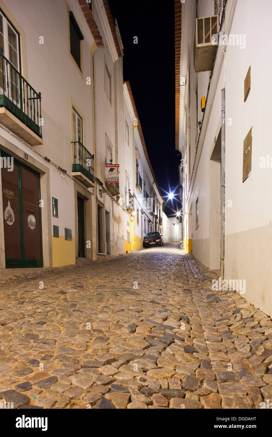 Night street, Evora, Alentejo, Portugal, Europe Banque D'Images