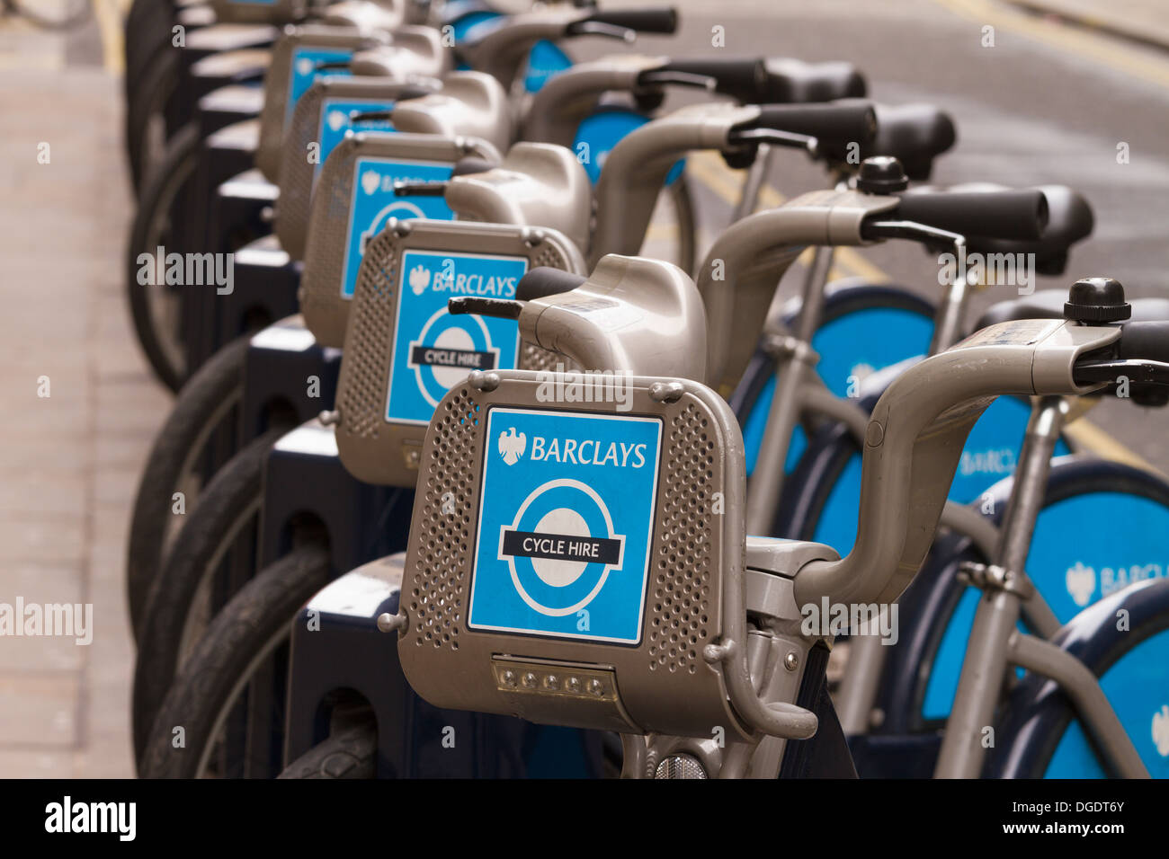 Rangée de Barclays Londres location de vélo Boris Banque D'Images