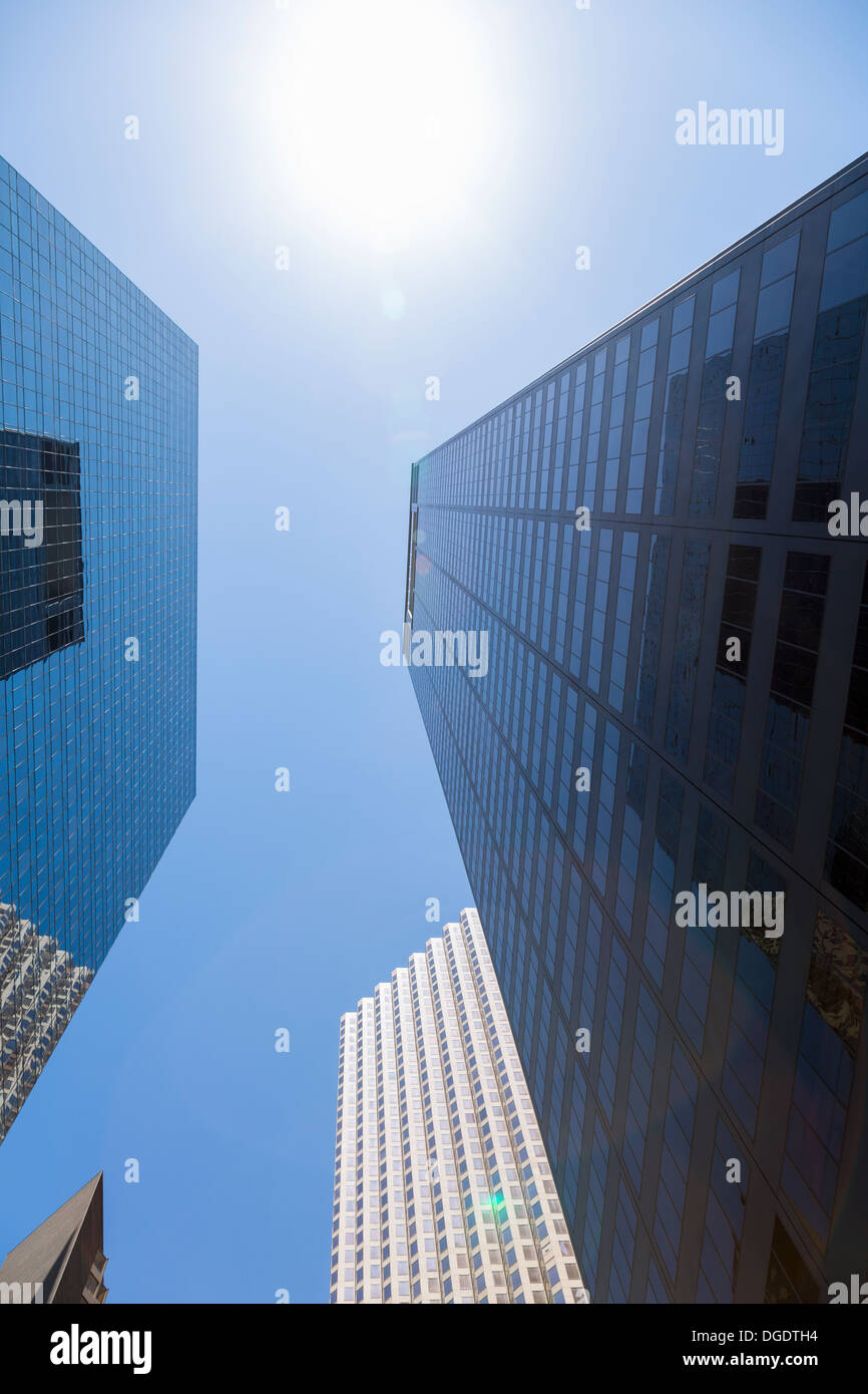 Vue vers le haut des gratte-ciels et immeubles de bureaux dans la région de Lamar Street Houston USA Banque D'Images