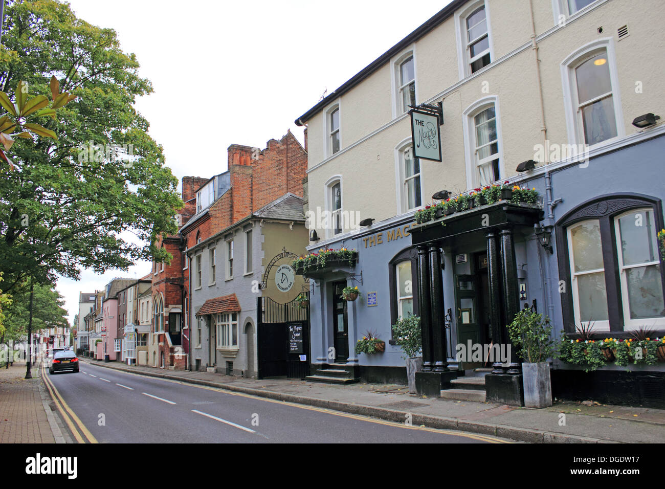La Pie pub sur Thames Street, Sunbury on Thames, Surrey, Angleterre, Royaume-Uni. Banque D'Images