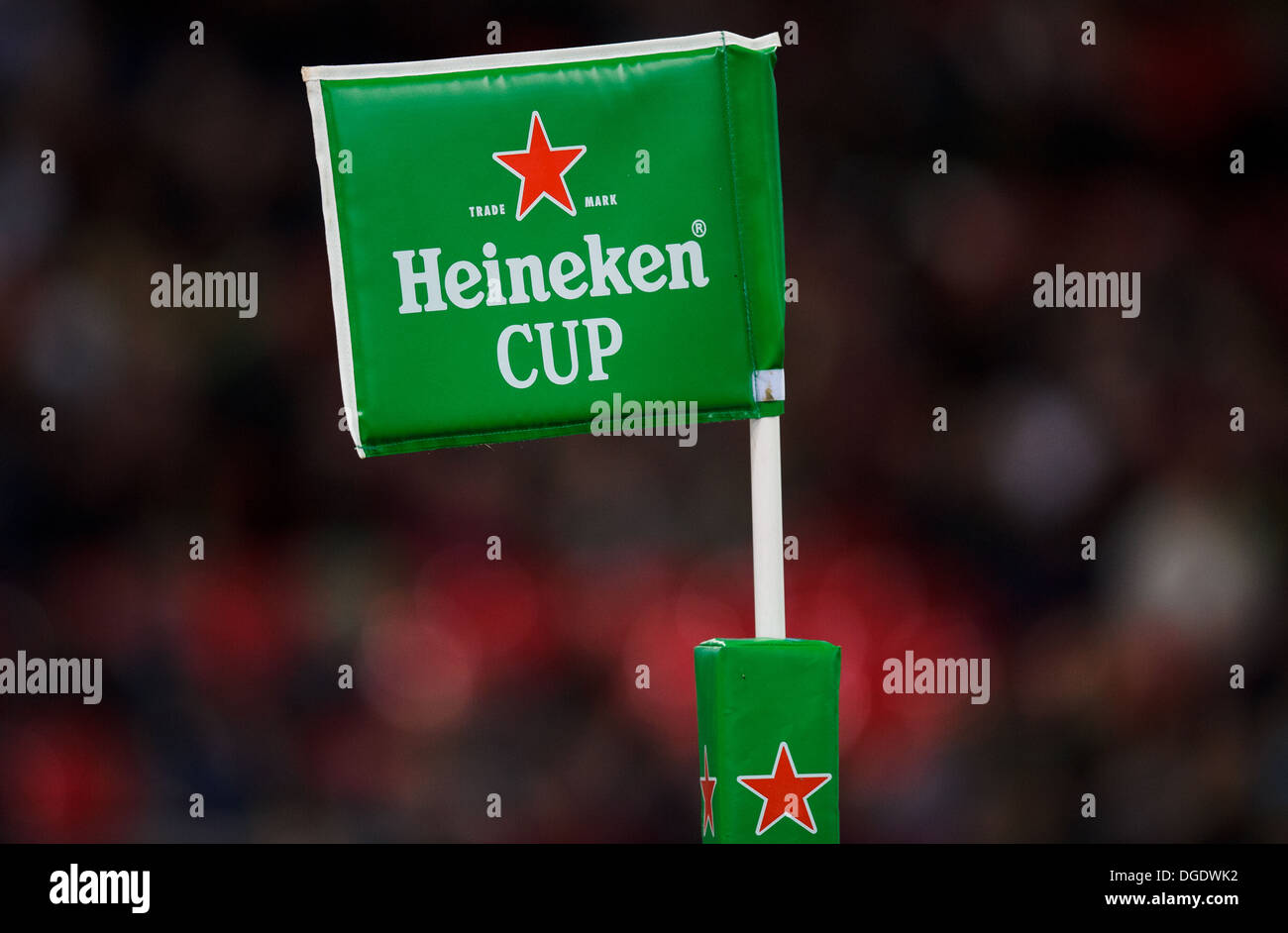 Un drapeau de la H Cup avec ERC Heineken Cup Rugby stigmatiser sur elle Banque D'Images