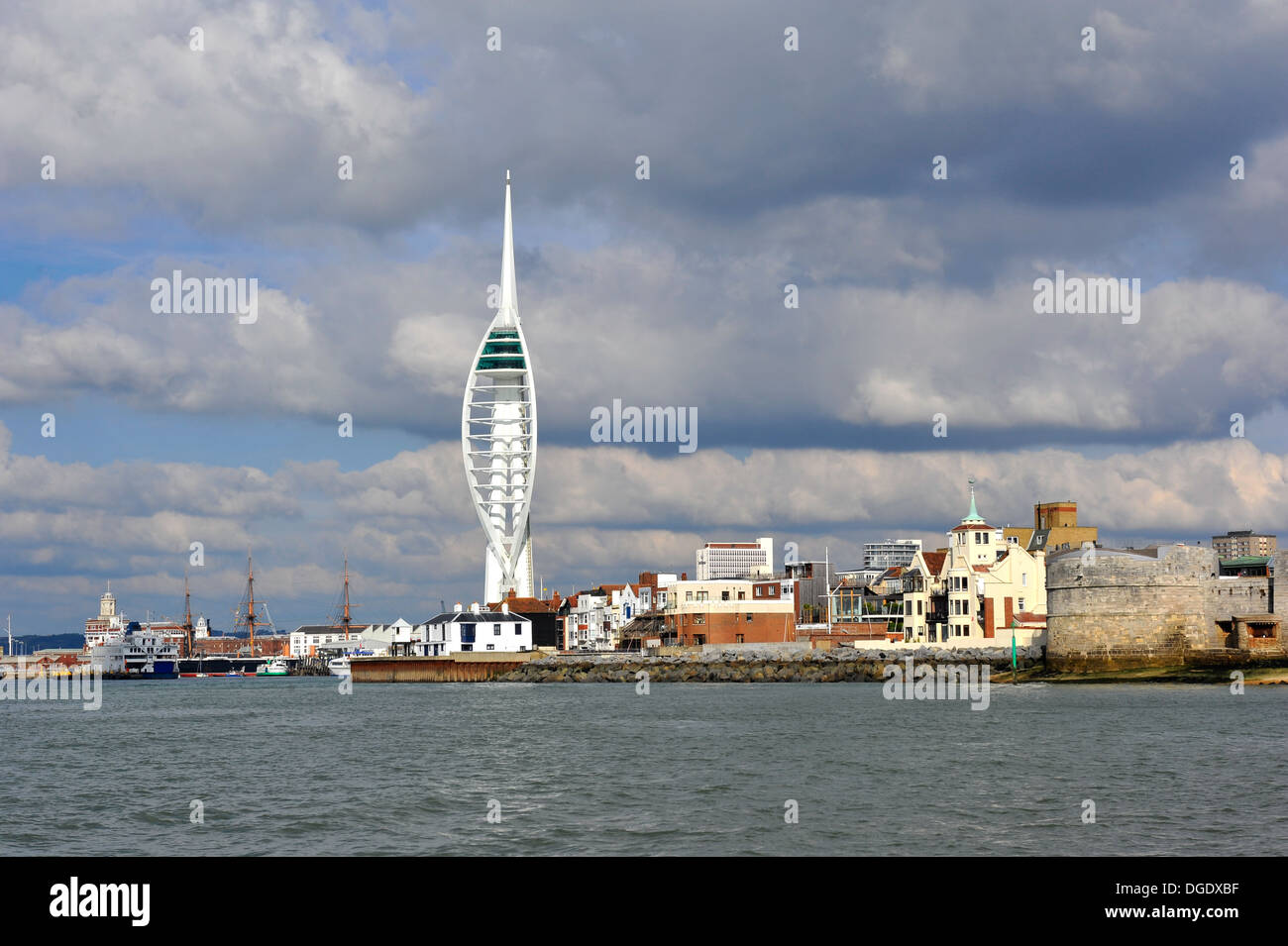 Une vue sur tour Spinnaker de Portsmouth Harbour et au Royaume-Uni à partir de l'eau Banque D'Images