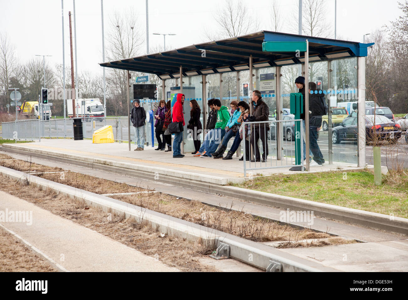 Le Cambridgeshire Busway guidé, connu localement comme le Busway, relie Cambridge, Huntingdon et St Ives dans le comté anglais de Cambridgeshire. Banque D'Images