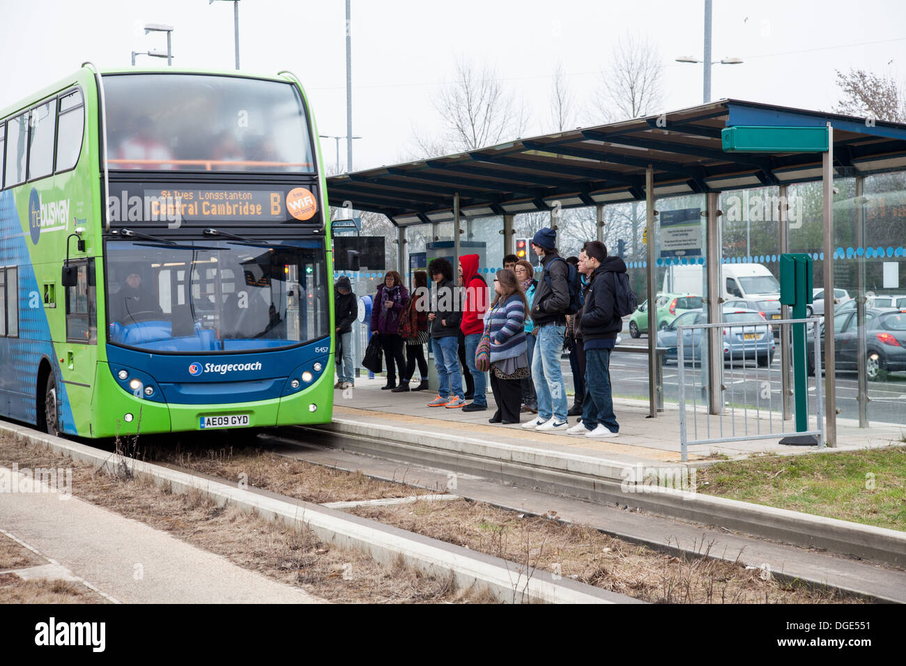 Le Cambridgeshire Busway guidé, connu localement comme le Busway, relie Cambridge, Huntingdon et St Ives dans le comté anglais de Cambridgeshire. Banque D'Images