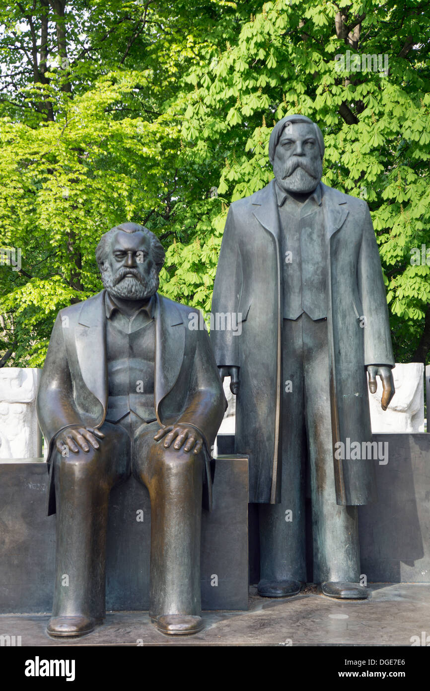 Marx et Engels des statues dans Berlin, Allemagne Banque D'Images