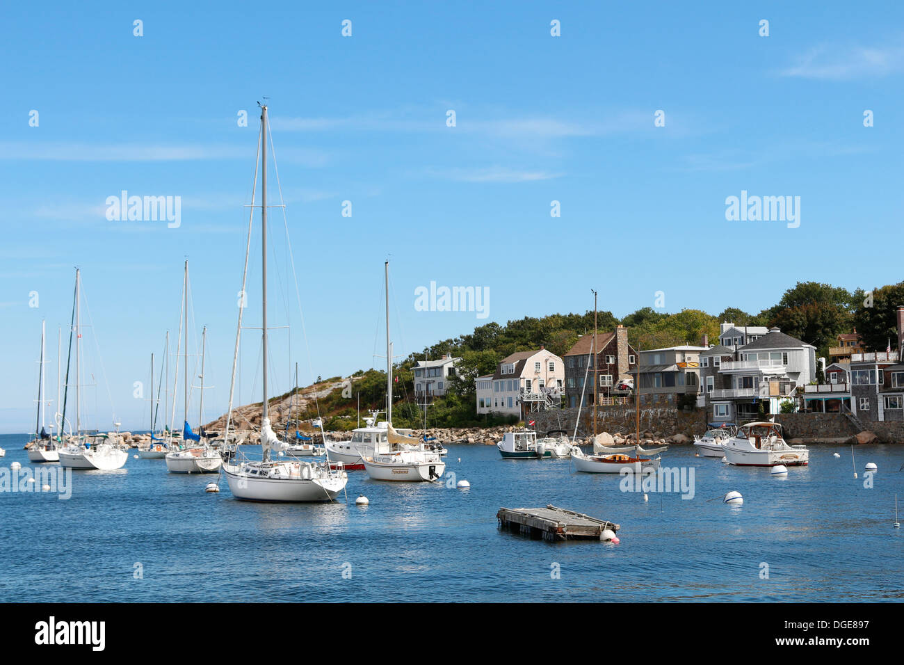 Bateaux au mouillage dans le port de Rockport, Massachusetts Banque D'Images