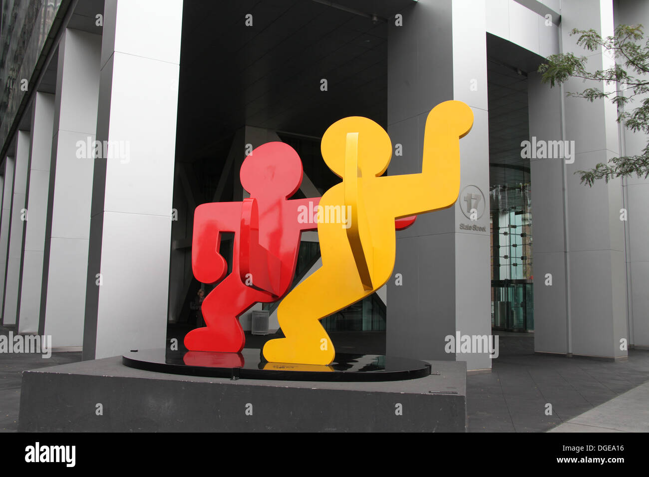 Deux figures de danse par Keith Haring à New York Banque D'Images