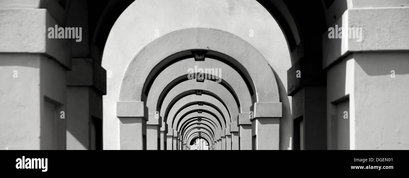 Des arches en pierre près de Ponte Vecchio, Florence, Italie Banque D'Images