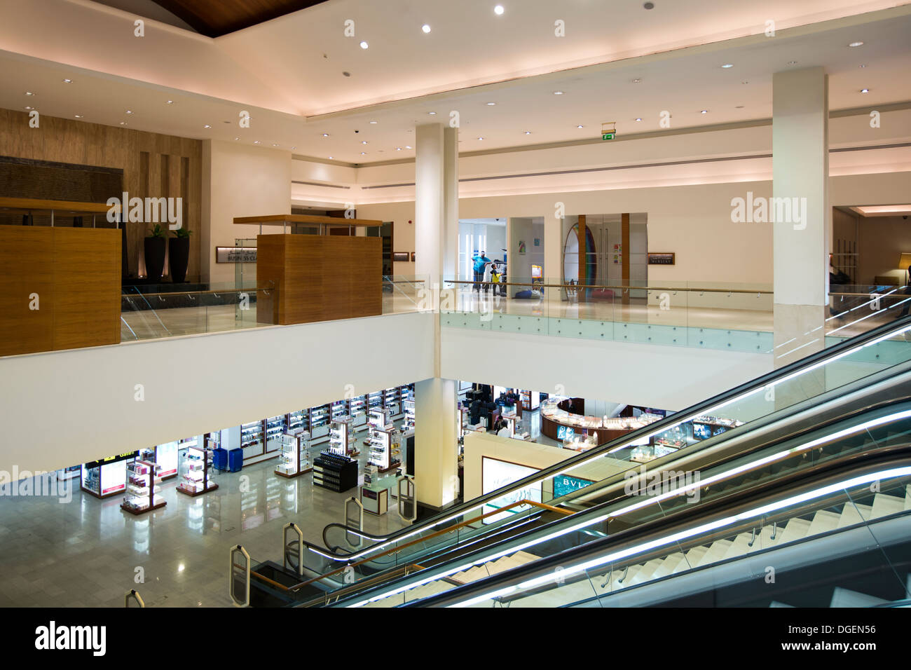 Le Qatar, EMIRATS ARABES UNIS. L'aéroport de Doha, Classe Affaires Premium boutiques duty free du terminal Banque D'Images