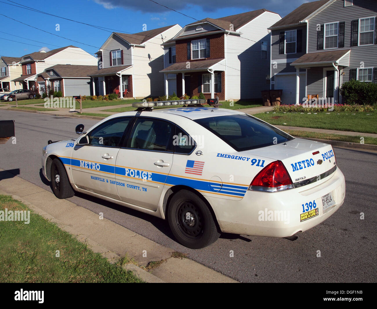 Nashville Metropolitan Police Department voiture est quartier résidentiel, Nashville, Tennessee, USA Banque D'Images