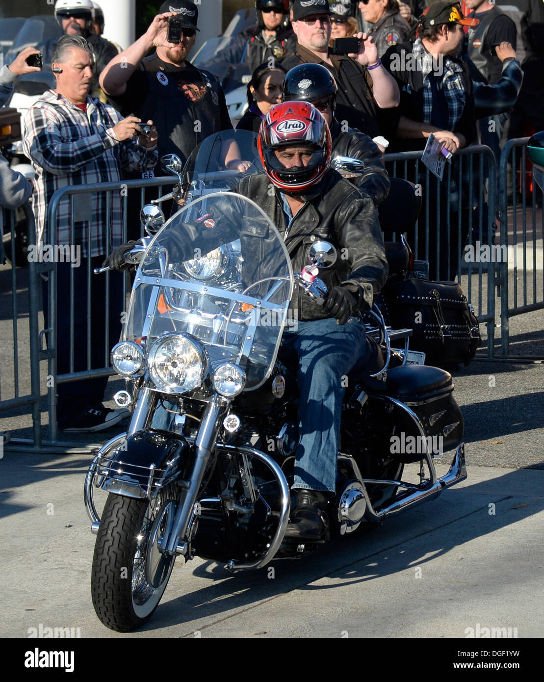 Glendale, Californie, USA. 20 Oct, 2013. L'humoriste Jay Leno chefs au cours de la 30e cérémonie annuelle de l'amour de Harley Davidson Ride, une levée de fonds pour l'organisation des services aux entreprises (USO). Credit : Gene Blevins/ZUMAPRESS.com/Alamy Live News Banque D'Images
