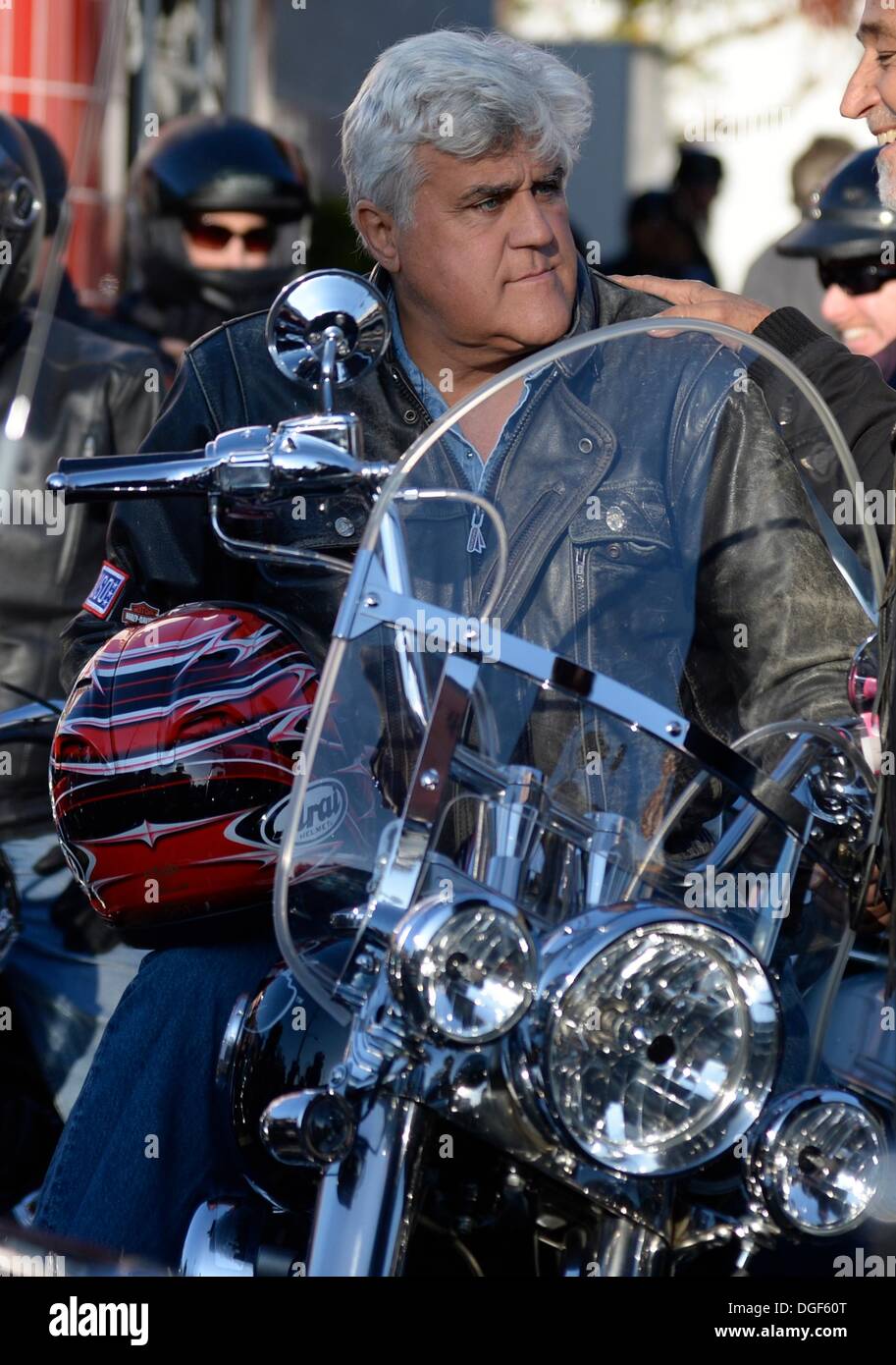 Glendale, Californie, USA. 20 Oct, 2013. L'humoriste Jay Leno est prêt à partir au cours de la 30e cérémonie annuelle de Harley Davidson Love Ride, une levée de fonds pour l'organisation des services aux entreprises (USO). Credit : Gene Blevins/ZUMAPRESS.com/Alamy Live News Banque D'Images