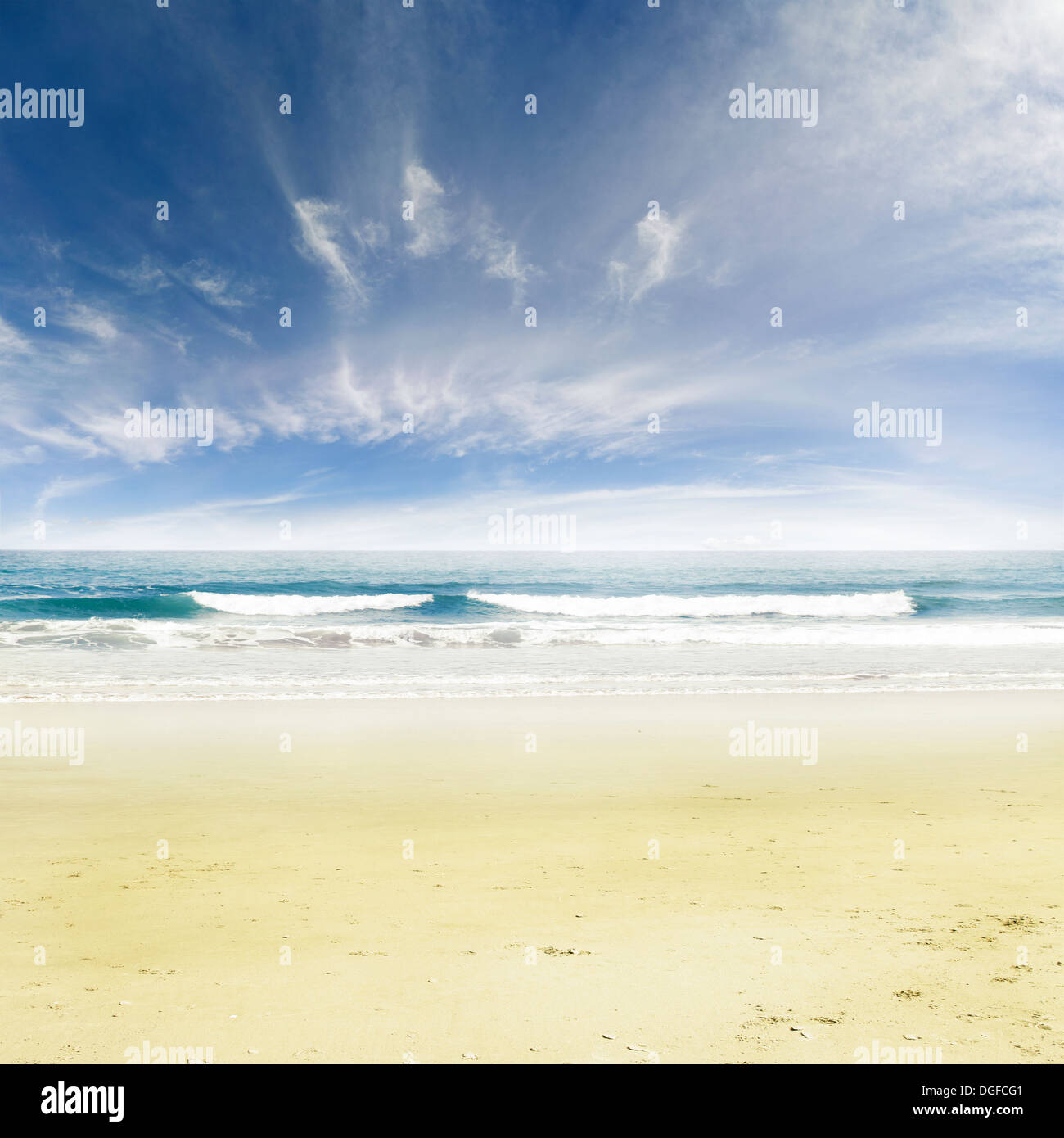 Le sable, l'eau et du ciel plage paysage Banque D'Images