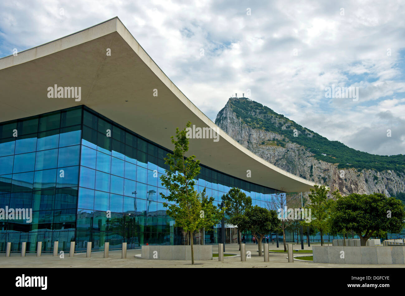 L'aéroport de Gibraltar, le Rocher de Gibraltar à l'arrière, Gibraltar, Gibraltar, Royaume-Uni Banque D'Images