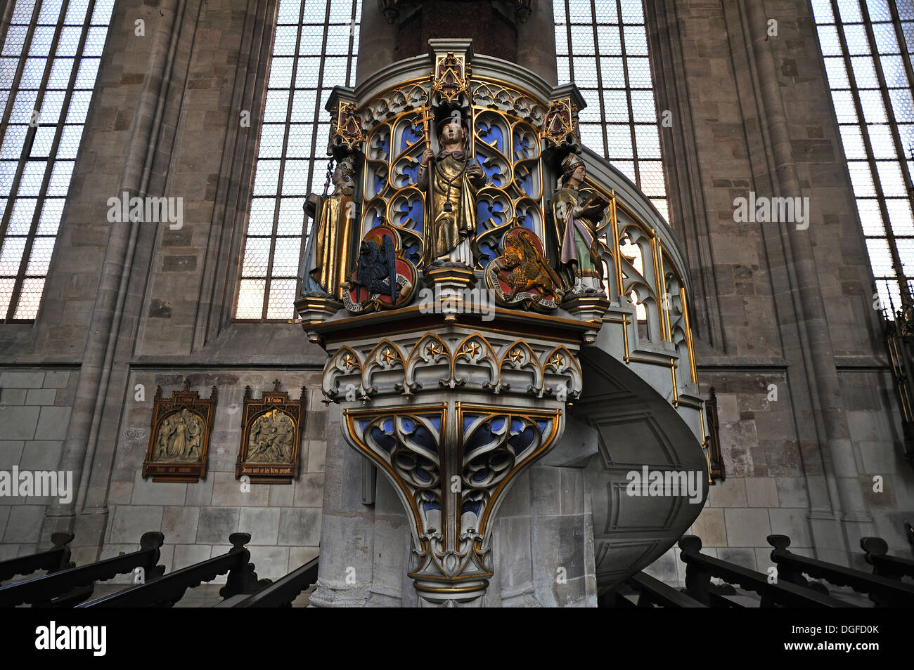 Grès ornés, remplages chaire avec à propos de 1480-90, à la fin-église-halle gothique, Saint George's Minster, Dinkelsbühl Banque D'Images