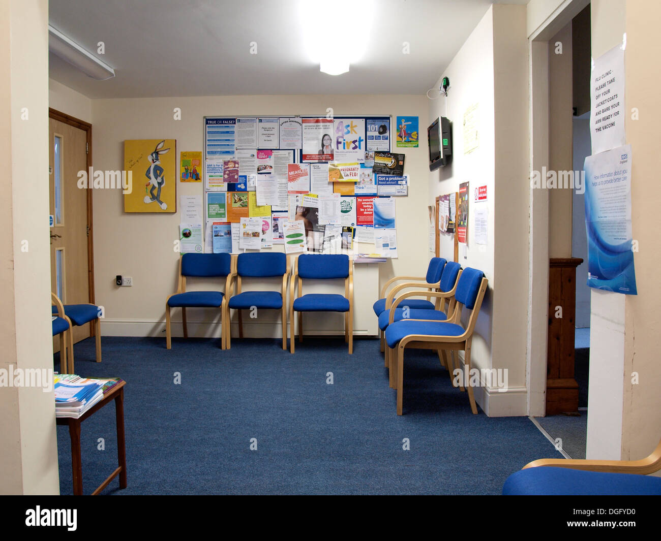 Les médecins de salle d'attente vide, Neetside chirurgie, Bude, Cornwall, UK Banque D'Images