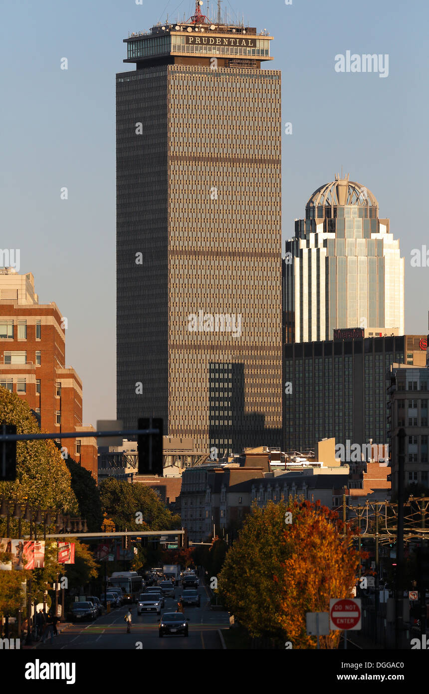 Avenue du Commonwealth et du Prudential Center, Boston, Massachusetts, USA Banque D'Images