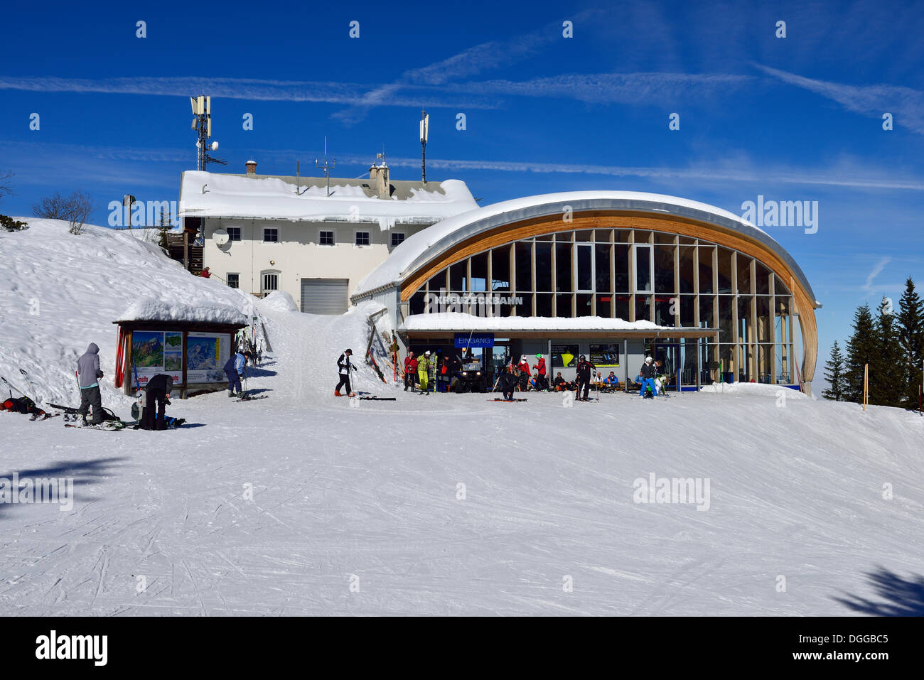 La gare de sommet skiable Kreuzeck, Garmisch-Partenkirchen, Werdenfelser Land, Wetterstein, Alpes bavaroises, Bavière Banque D'Images