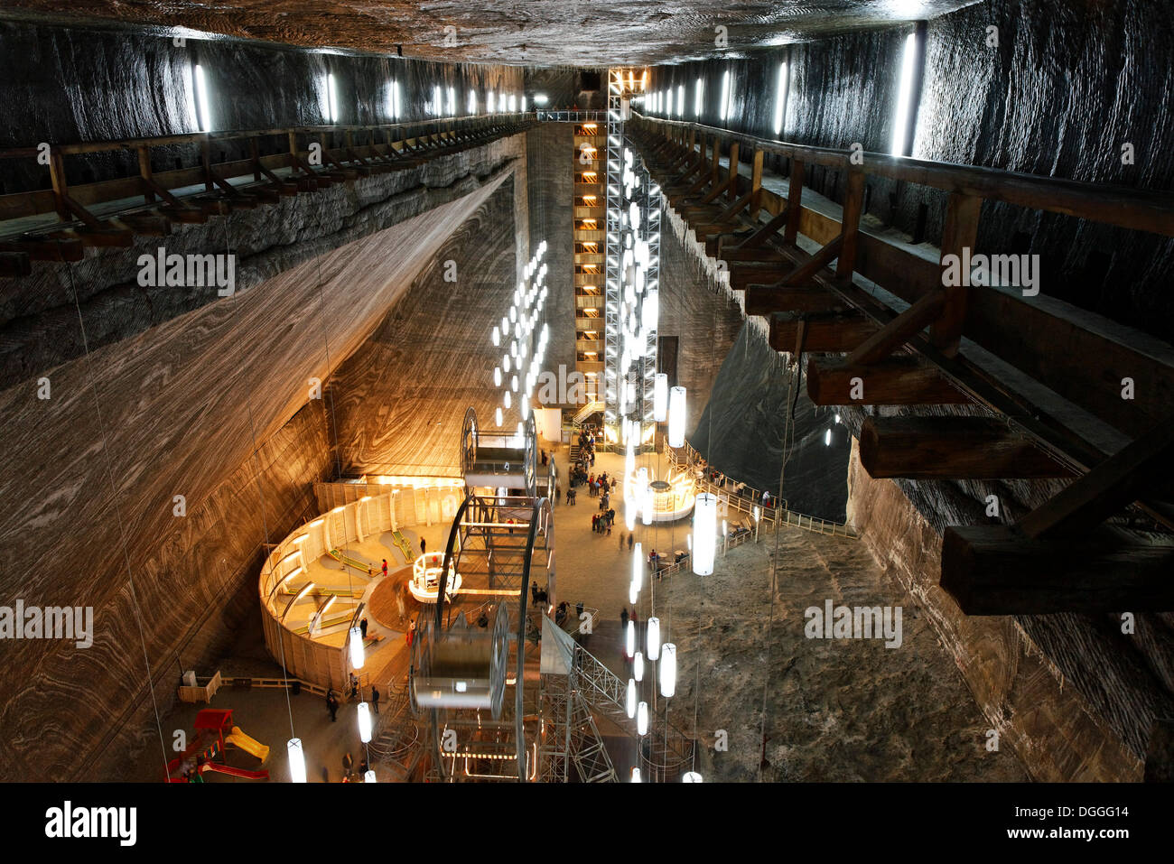 Mine de sel de Turda Salina avec vue sur Mina Rudolf et le parc d