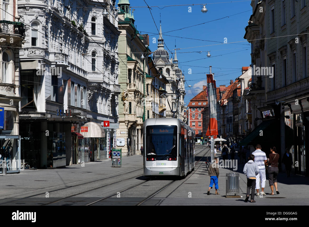 En tram, une rue Herrengasse à Graz, capitale de l'état de Styrie, Autriche, Europe Banque D'Images