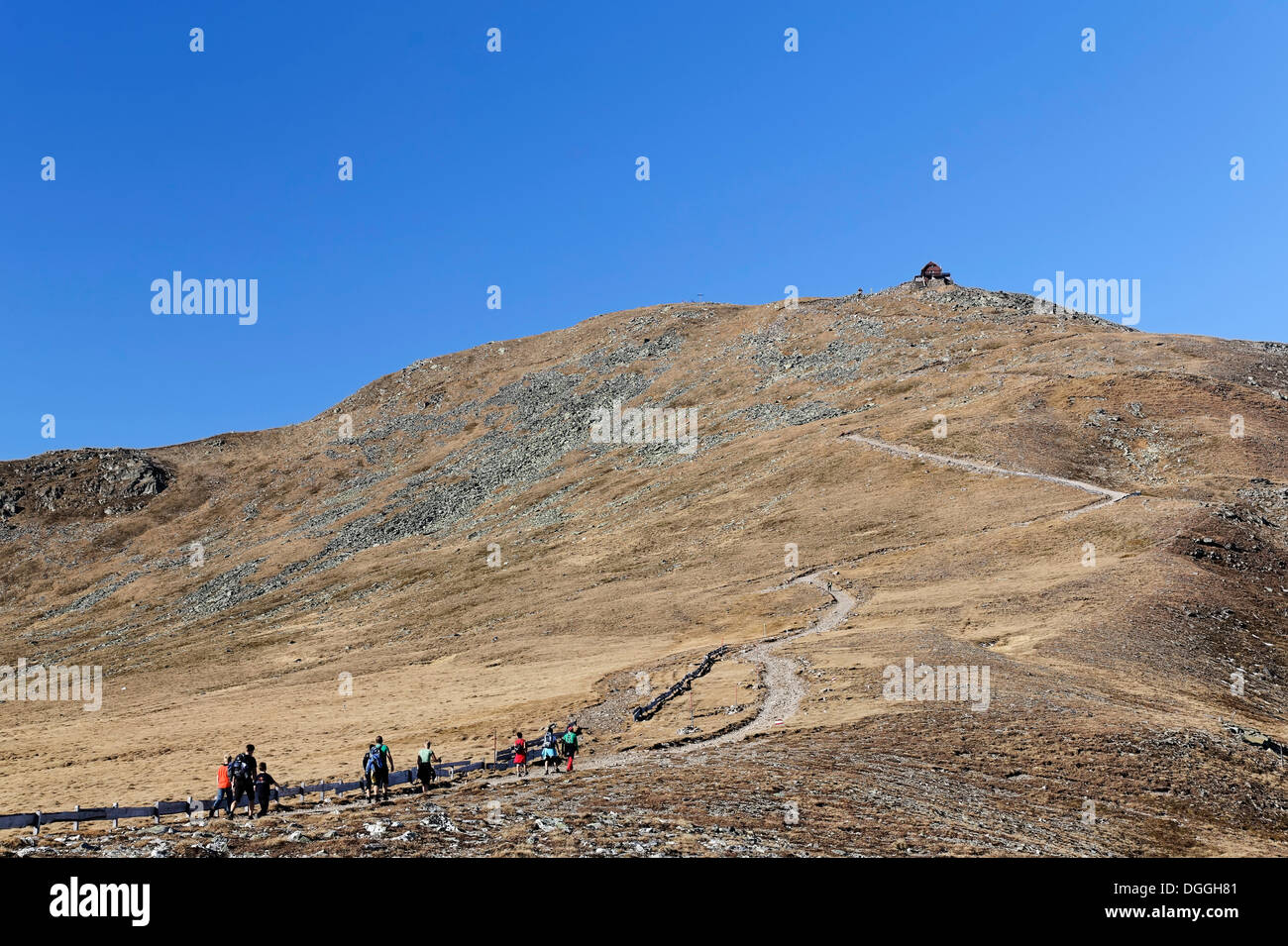 Sentier de randonnée, vue vers l'abri Zirbitzkogel Seetal, Alpes, Styrie, Autriche, Europe Banque D'Images