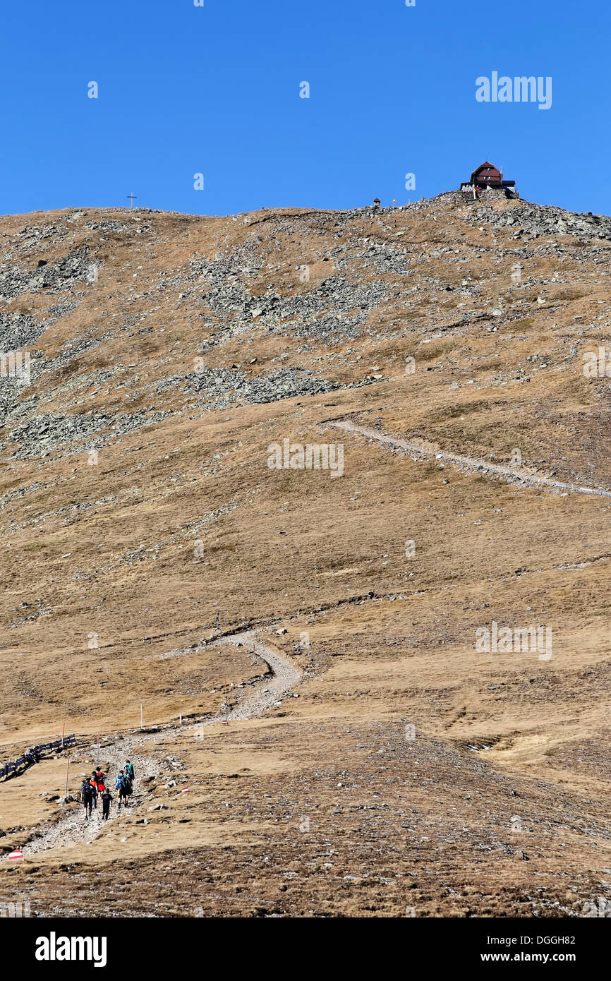 Sentier de randonnée, vue vers le refuge de montagne Zirbitzkogel Seetal, Alpes, Styrie, Autriche, Europe Banque D'Images
