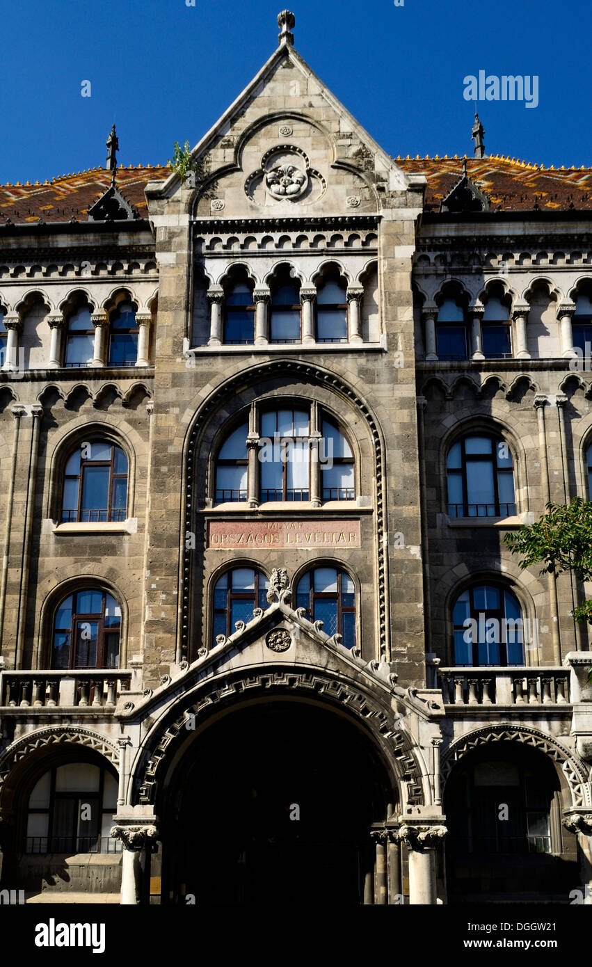 Bâtiment des archives nationales de Hongrie Budapest Quartier du Château Banque D'Images