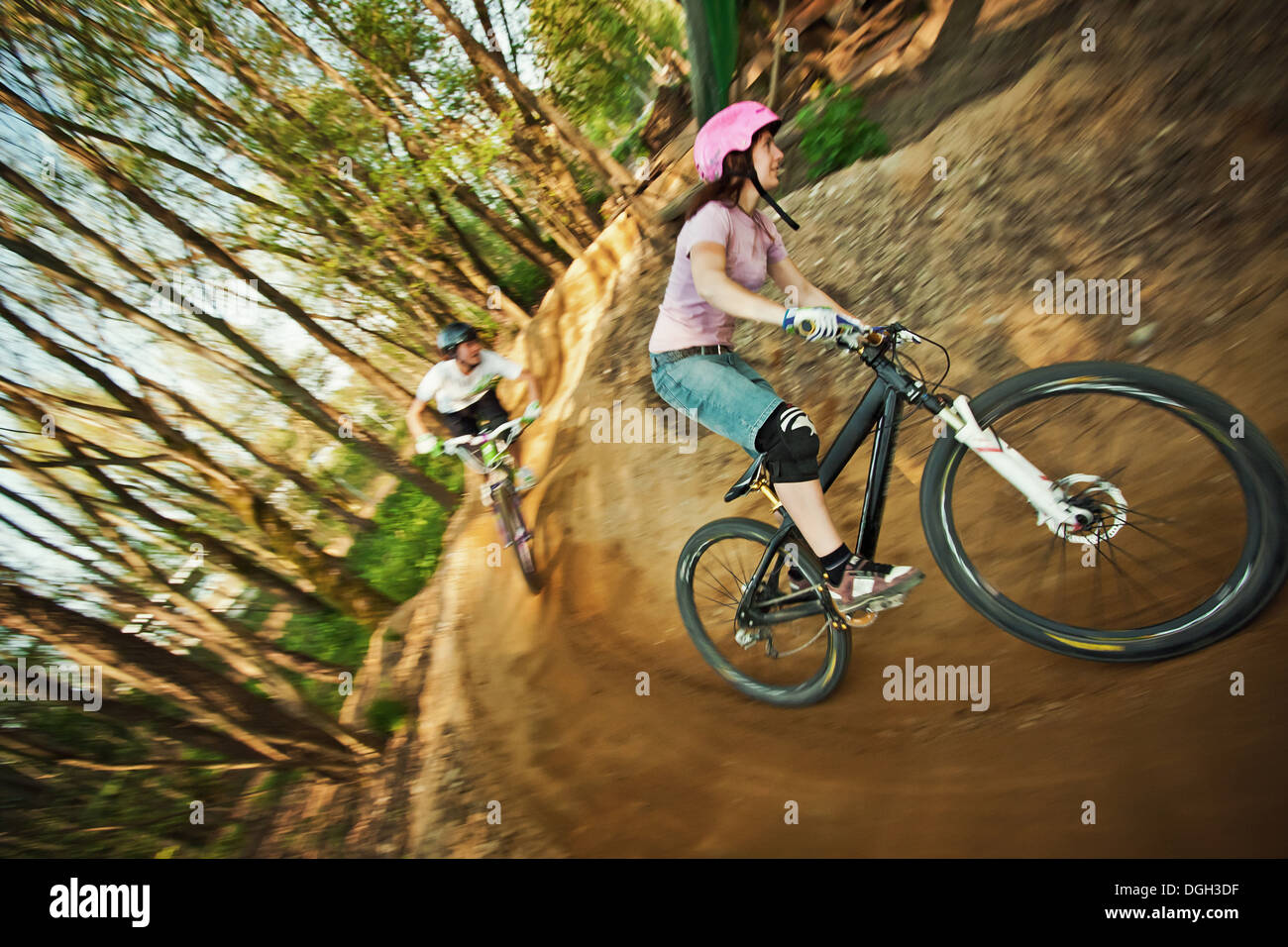 Biking through Banque D'Images