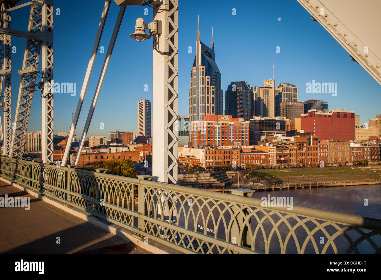 Tôt le matin sur le pont de la rue Shelby Nashville Tennessee, USA donnant sur Banque D'Images